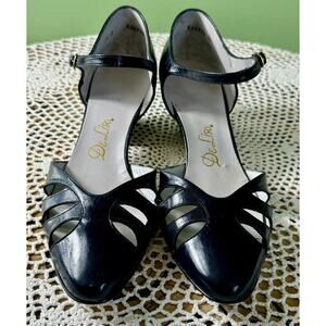 Ladies Vintage DeLiso Open Toed Navy Blue Strappy 2” Block Heels Size 9.5B 899